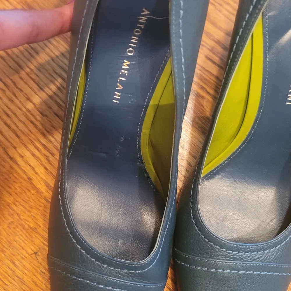 NWOT Antonio Melani Genuine Blue Green Leather Round Cap Toe Heels Shoes 8.5